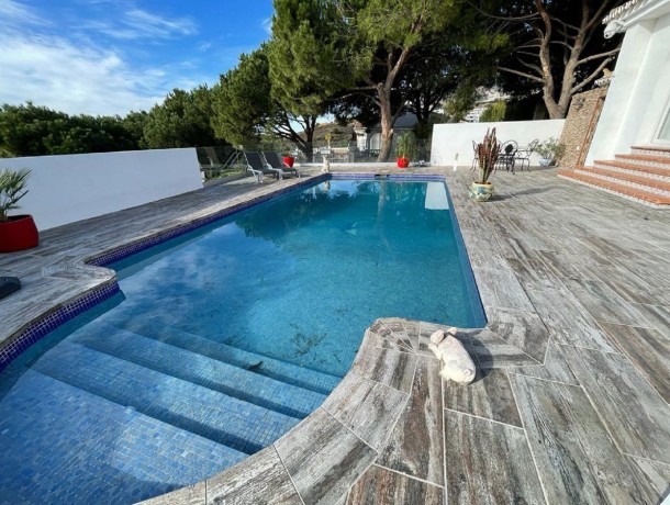 Villa for sale in Mijas Costa, Marbella
