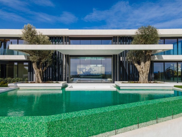 Villa for sale in Los Flamingos, Marbella