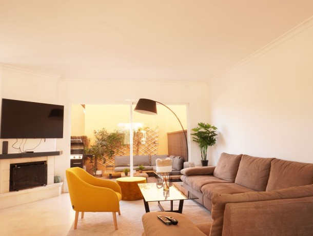 Townhouse for sale in Nueva Andalucía, Marbella