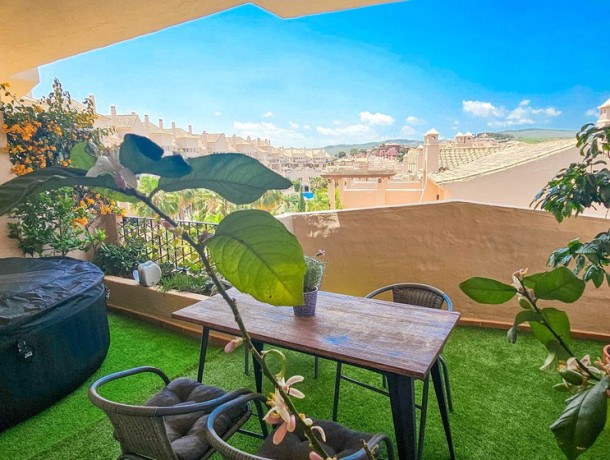 Apartment for sale in La Duquesa, Marbella