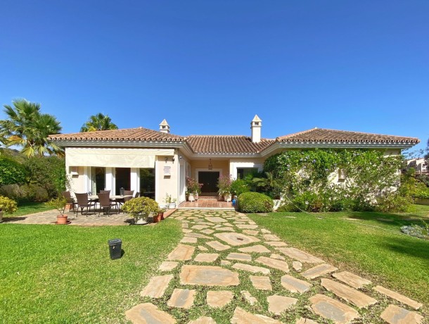 Villa for sale in Elviria, Marbella