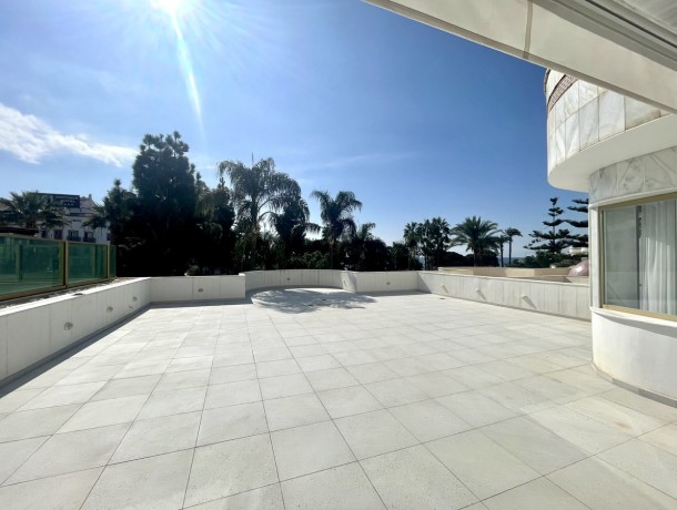 Apartment for sale in Puerto Banús, Marbella