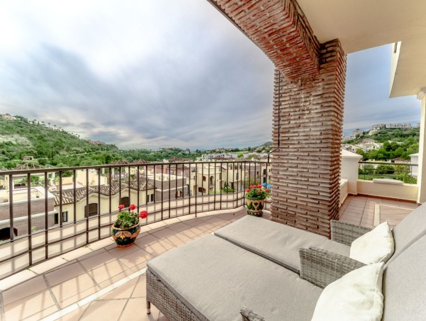 Apartment for sale in Los Arqueros, Marbella
