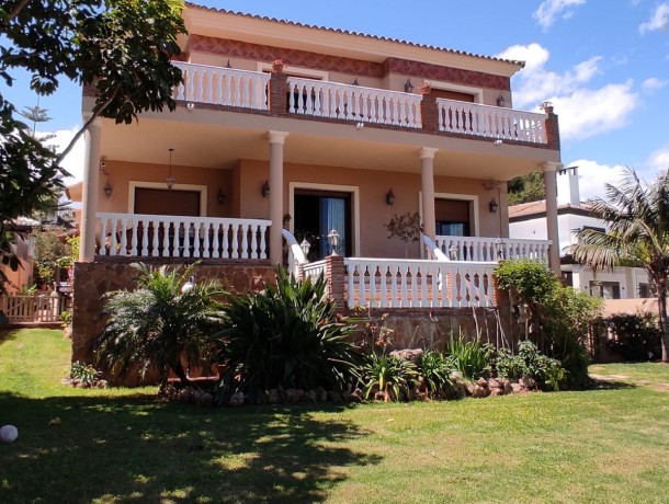 Villa for sale in Mijas Costa, Marbella