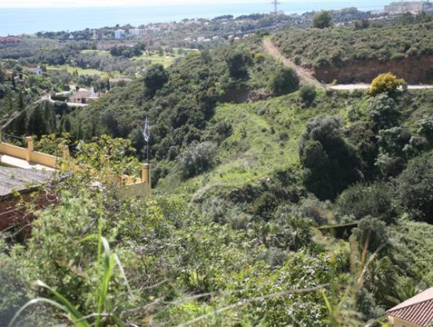 Plot for sale in El Rosario, Marbella