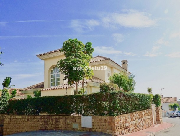 Villa for sale in Mijas Costa, Marbella