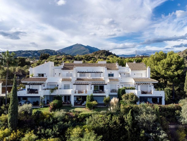 Apartment for sale in Nueva Andalucía, Marbella