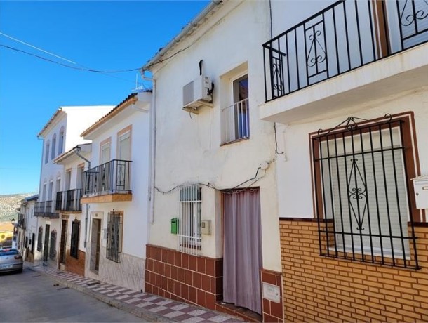 Townhouse for sale in Cuevas De San Marcos, Marbella