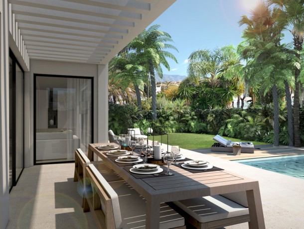 Villa for sale in Nueva Andalucía, Marbella