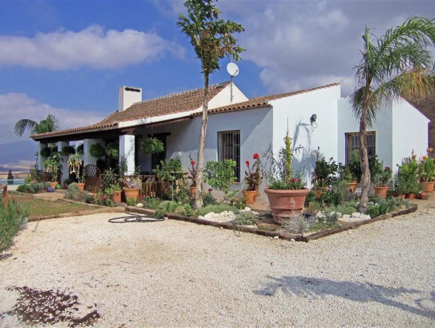 Villa for sale in Alora, Marbella