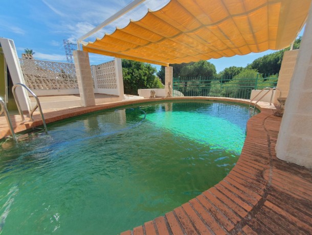 Villa for sale in Calahonda, Marbella