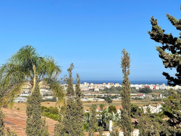 Villa for sale in Cerros del Aguila, Marbella