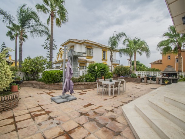 Villa for sale in San Pedro de Alcántara, Marbella