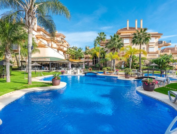 Apartment for sale in Nueva Andalucía, Marbella