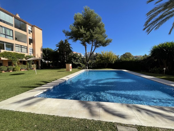 Apartment for sale in Nueva Andalucía, Marbella