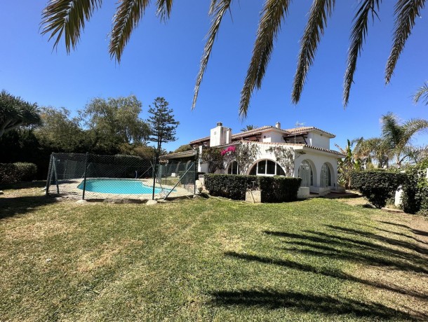 Villa for sale in Estepona, Marbella