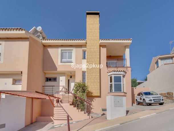 Townhouse for sale in Estepona, Marbella