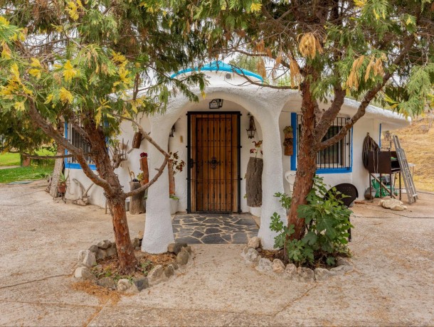Villa for sale in Monda, Marbella