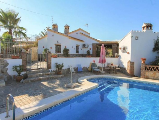 Villa for sale in Guaro, Marbella