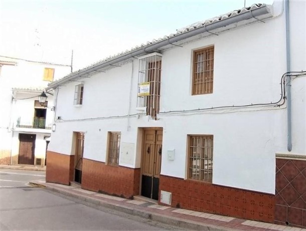Townhouse for sale in Cuevas Bajas, Marbella
