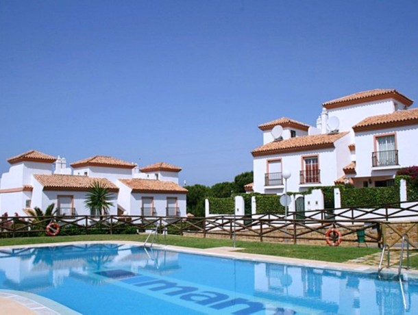 Townhouse for sale in Cabopino, Marbella