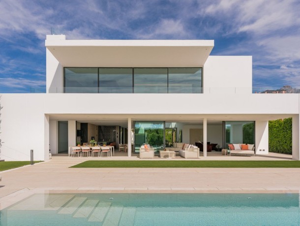 Villa for sale in The Golden Mile, Marbella