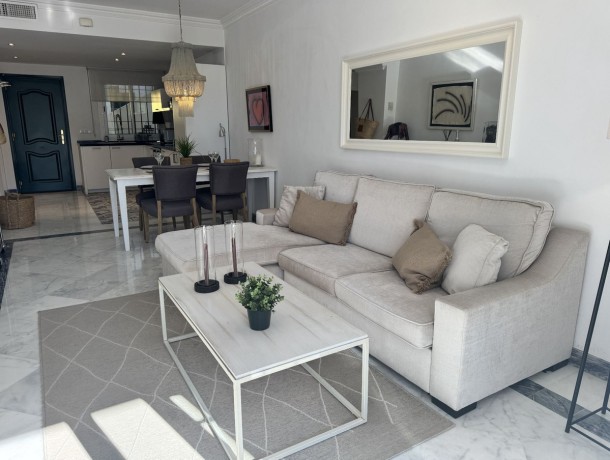 Apartment for sale in Nueva Andalucía, Marbella