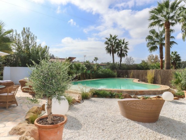 Villa for sale in Coín, Marbella