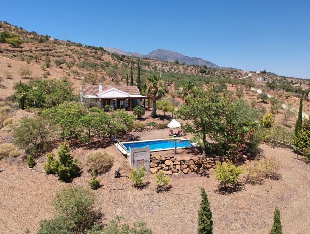 Villa for sale in Tolox, Marbella