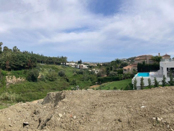 Plot for sale in Nueva Andalucía, Marbella