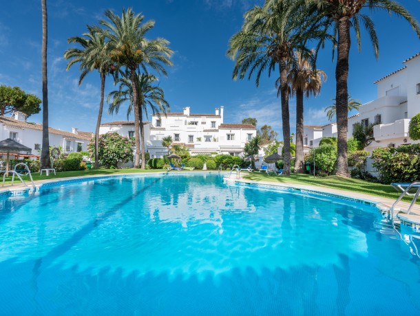 Townhouse for sale in Las Brisas, Marbella