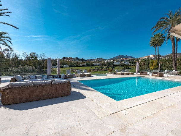 Villa for sale in Nueva Andalucía, Marbella