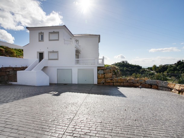 Villa for sale in Estepona, Marbella
