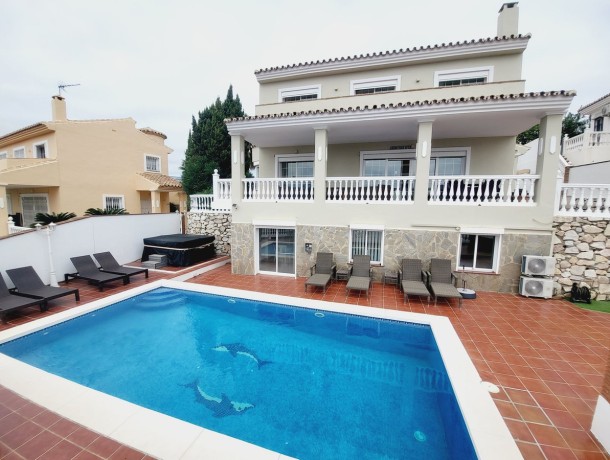 Villa for sale in Riviera del Sol, Marbella