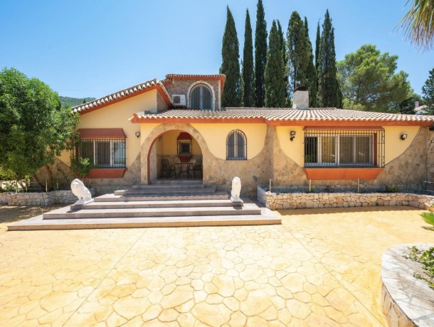 Villa for sale in Alhaurín el Grande, Marbella