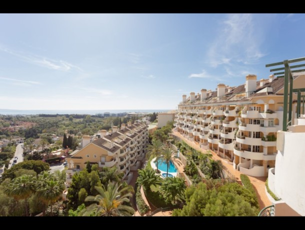 Apartment for sale in Nueva Andalucía, Marbella