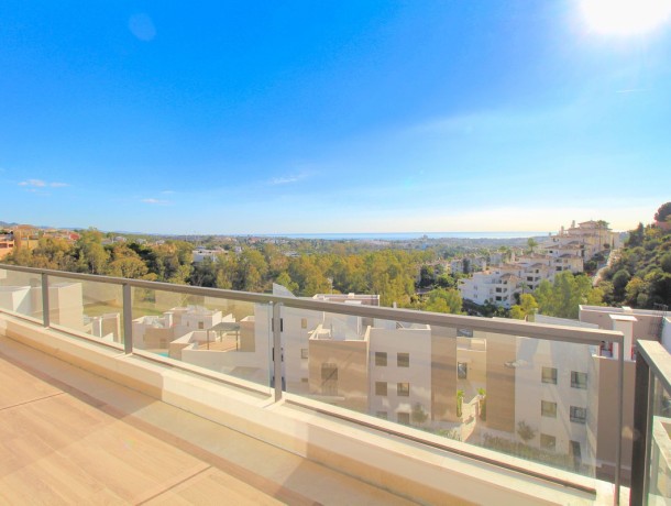 Apartment for sale in Nueva Andalucía, Marbella