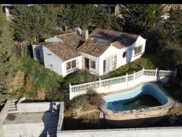 Villa for sale in Estepona, Marbella