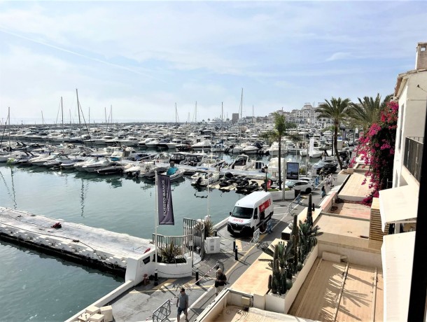 Apartment for sale in Puerto Banús, Marbella