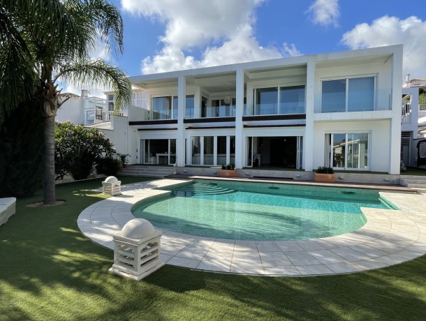 Villa for sale in Benalmadena, Marbella