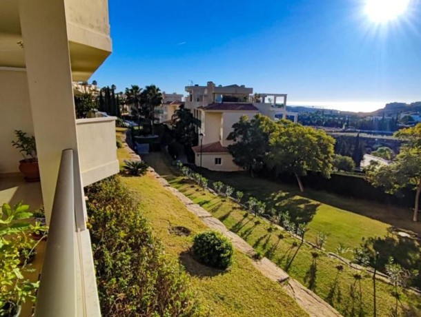 Apartment for sale in Cerros del Aguila, Marbella