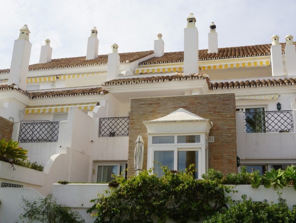 Townhouse for sale in El Paraiso, Marbella
