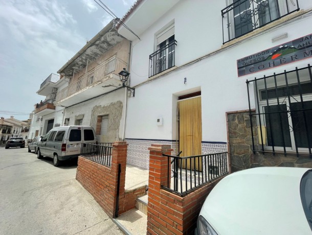 Townhouse for sale in Alora, Marbella