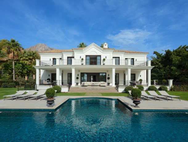 Villa for sale in Sierra Blanca, Marbella