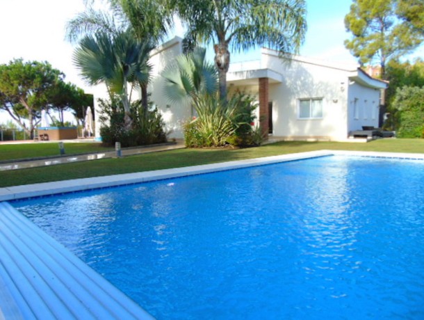 Villa for sale in El Madroñal, Marbella