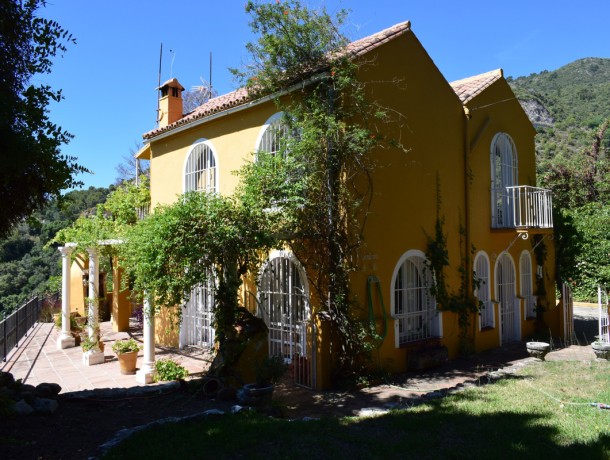 Villa for sale in Ojén, Marbella