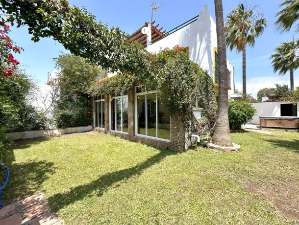 Townhouse for sale in San Pedro de Alcántara, Marbella