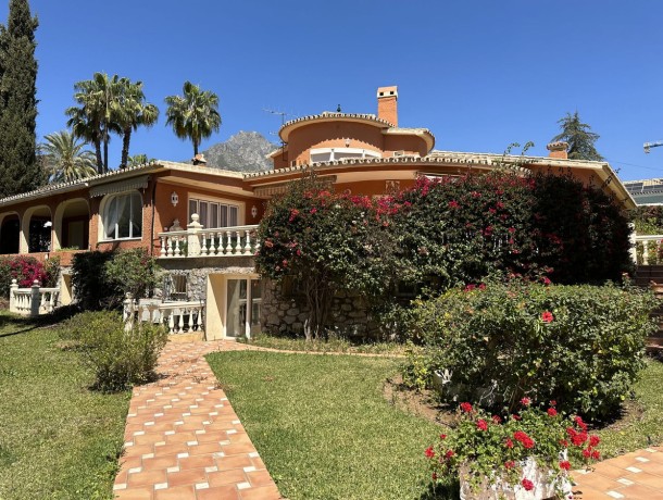 Villa for sale in Marbella, Marbella