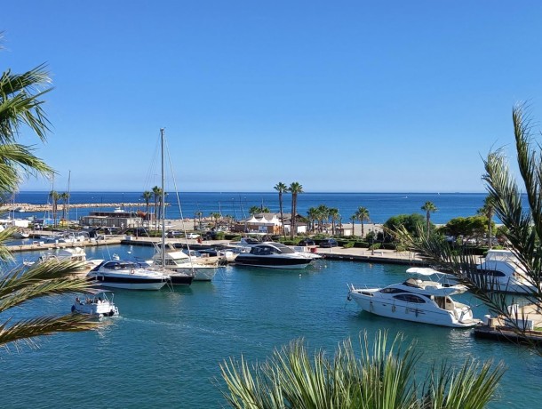 Townhouse for sale in Sotogrande Puerto, Marbella