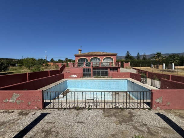 Villa for sale in Estepona, Marbella